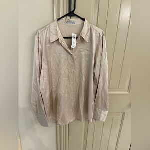 Abercrombie & Fitch button-down shirt featuring embroidered "RELUTECH"